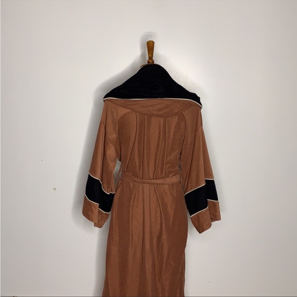 Vintage Robe - Picture 5 of 8
